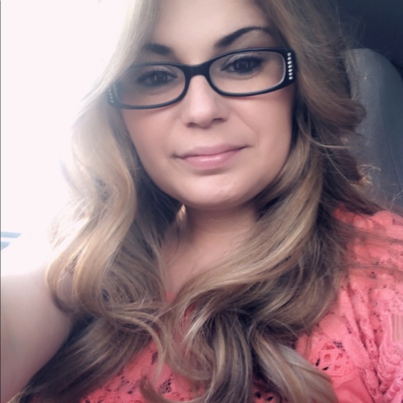 Meet your Posher, Amber aka T-Rex - Picture 2 of 4